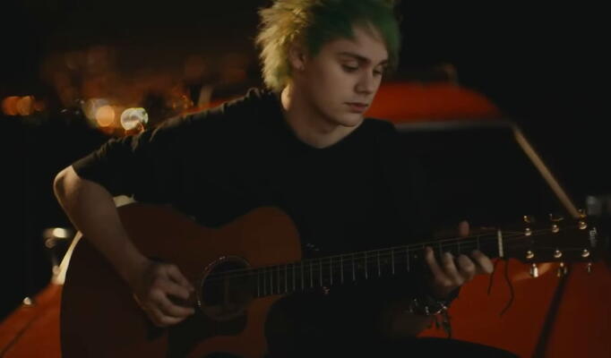 5 Seconds Of Summer — Amnesia download video