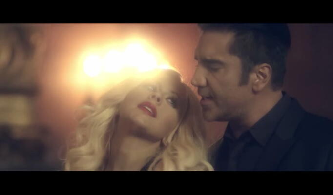 Alejandro Fernandez feat. Christina Aguilera — Hoy Tengo Ganas De Ti download video