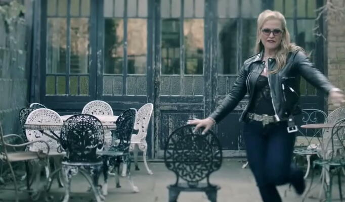 Auryn — Who´s loving you_ (feat. Anastacia) download video