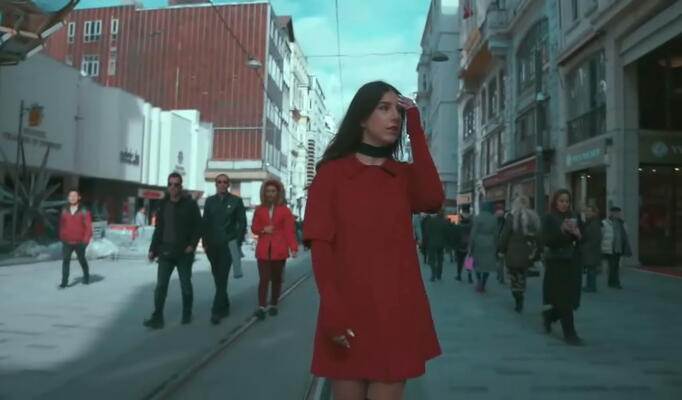 Brianna — Lost in Istanbul скачать клип