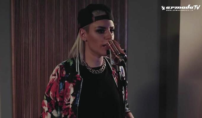 Christina Novelli — Same Stars (Acoustic Mix) скачать клип