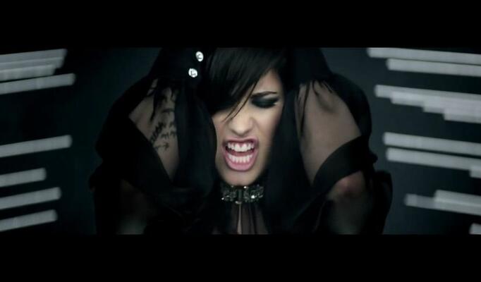 Demi Lovato — Heart Attack скачать клип