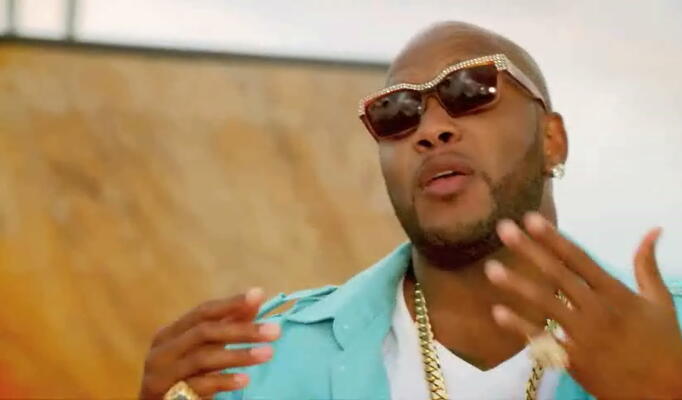 Flo Rida — Let It Roll скачать клип