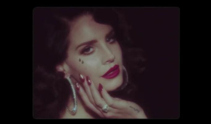 Lana Del Rey — Young And Beautiful скачать клип