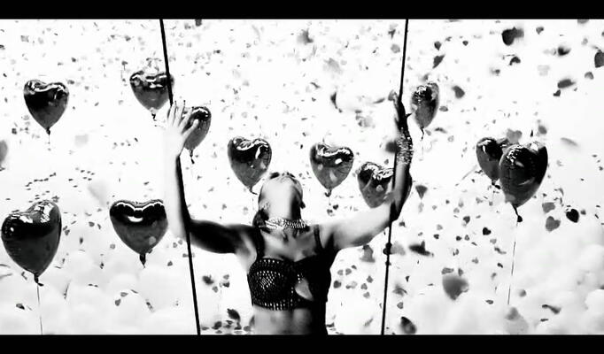 Mia Martina — HeartBreaker скачать клип