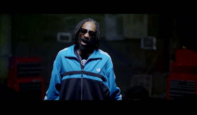 Snoop Dogg — Let The Bass Go (Music From The Motion Picture 'Turbo') download video