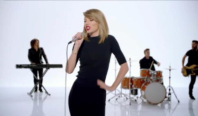 Taylor Swift — Shake It Off скачать клип