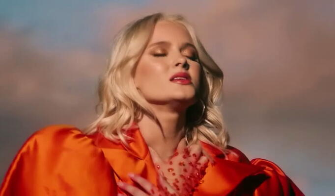 Zara Larsson — Invisible (from the Netflix Film Klaus) download video
