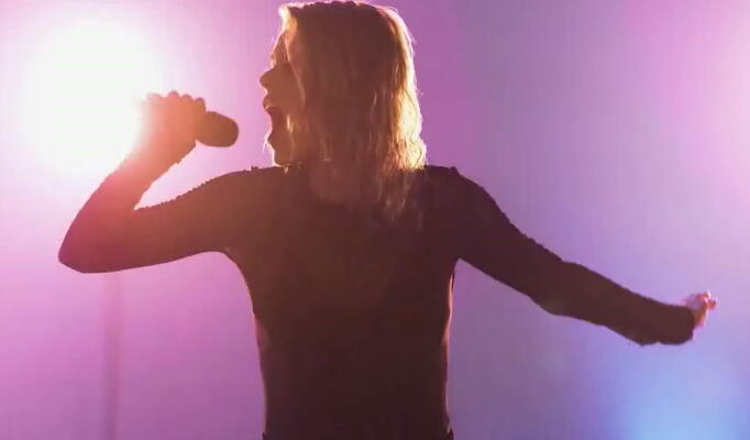Armin van Buuren & Davina Michelle — Hold On скачать клип