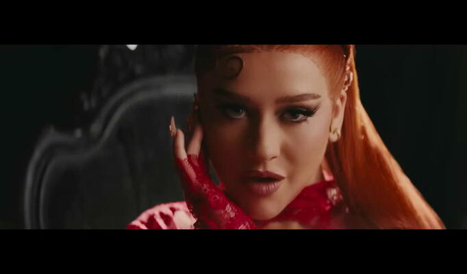 Christina Aguilera, TINI — Suéltame скачать клип