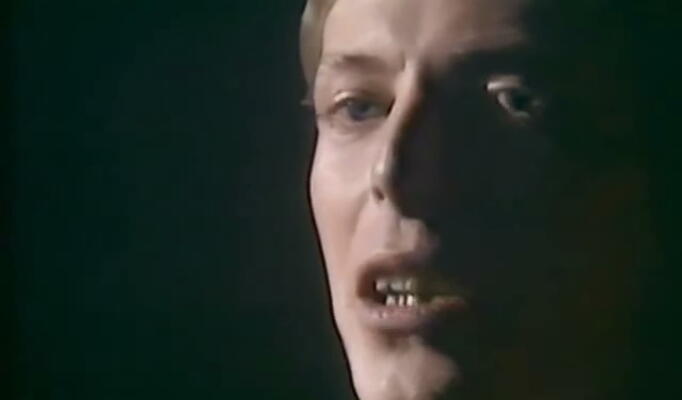 David Bowie — Heroes download video