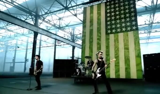 Green Day — American Idiot скачать клип