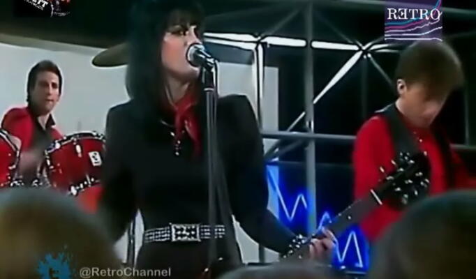 Joan Jett & The Blackhearts — I love rock 'n' roll скачать клип