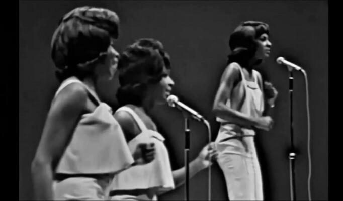 Martha and the Vandellas — Dancing in the Street download video