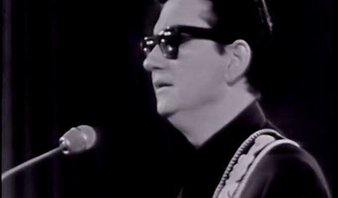 Roy Orbison — Crying скачать клип