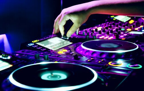 Диджеинг для начинающих: какое DJ-оборудование понадобится?