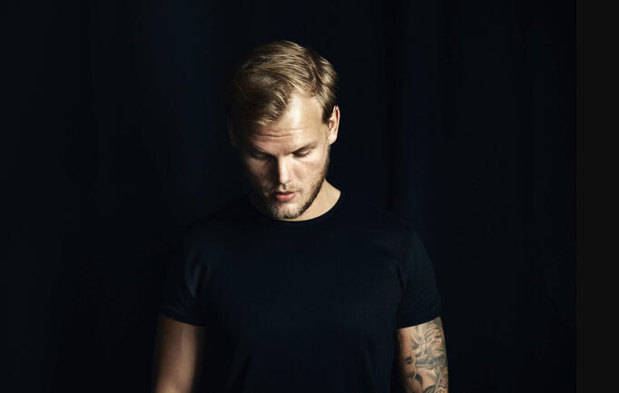 Вышла новая песня Avicii «SOS» с вокалом Aloe Blacc